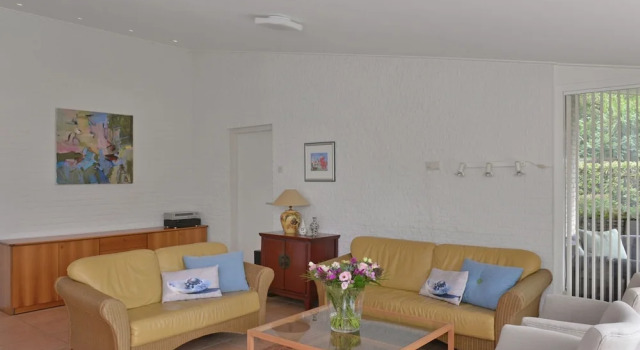 Бунгало Deluxe Detached Bungalow, Perfect for Water Sports and Nature Enthusiasts