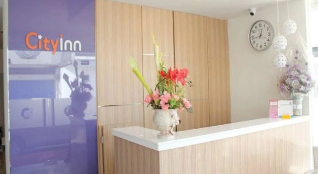 Wisma City Inn, Rezervați Hotel Hoteluri în Sulawesi cu parcare, Parcare