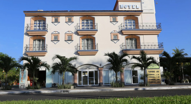 Casa Blanca Del Sol Bahía Chahue B&B, Забронировать Отель «постель и завтрак» Отели Санта-Крус-Уатулько с парковкой, рядом с Пляж Чауэ, Парковка