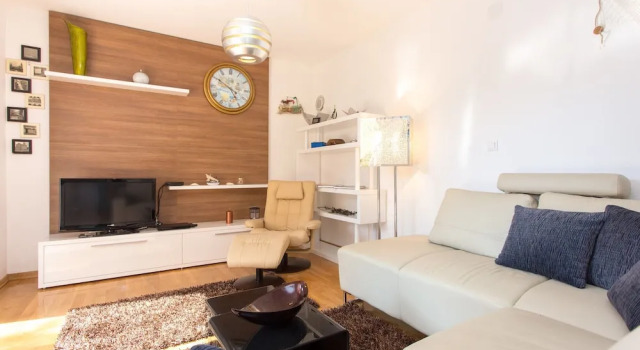 Apartment Wendy, Rezerwuj Apartament Hotele w Kvarner Islands z parkingiem, Parking