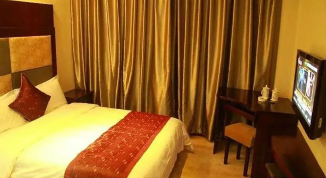 Xiangming Holiday Inn, Varaa Hotelli Hotellit Sichuan pysäköinnillä, Pysäköinti