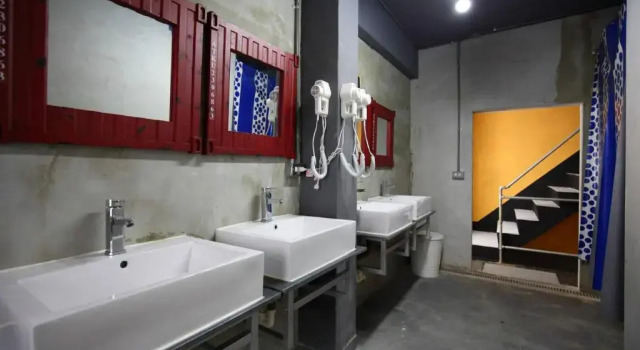 Кровать в общем номере Hive BnB 蜂巢膠囊旅店 - 花蓮火車站旁背包客青旅 - 步行5分鐘