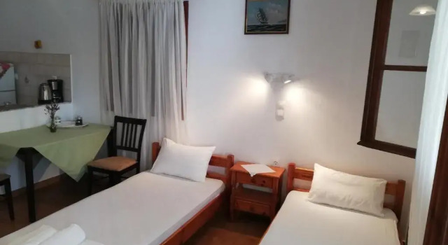 Pansion Katerina Skyros, Забронировать Отель Acherounes Skyros