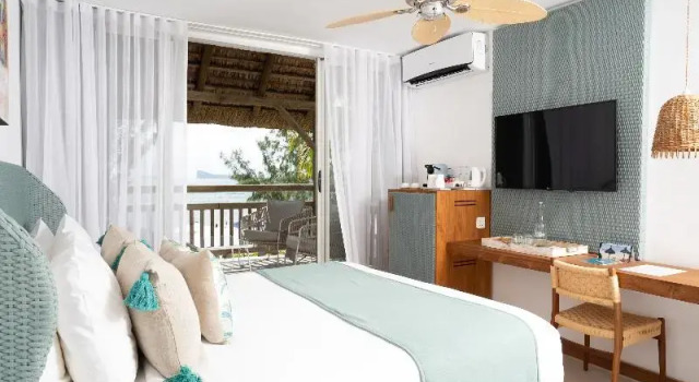 Люкс с балконом Seapoint Boutique Hotel