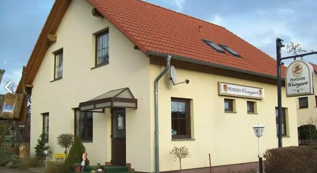 Ferienwohnung Weingart Quedlinburg, Prenota Hotel Hotel a Garz con parcheggio, Parcheggio