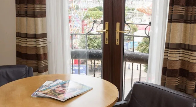 Номер Executive Marine Court Hotel