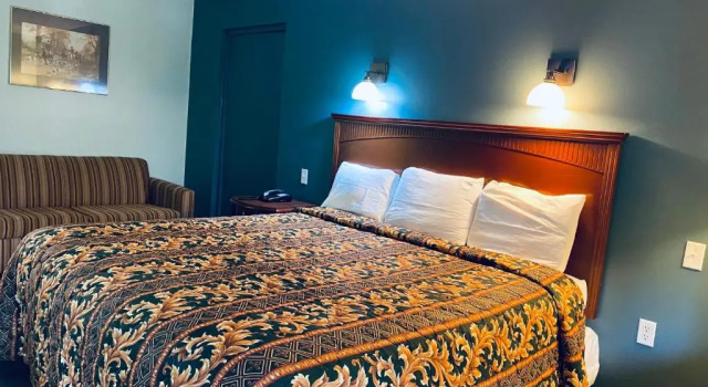 Номер Deluxe Excel Inn & Suites