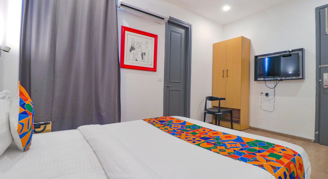 Номер Deluxe FabHotel Destiny Inn - Nr Medanta Hospital