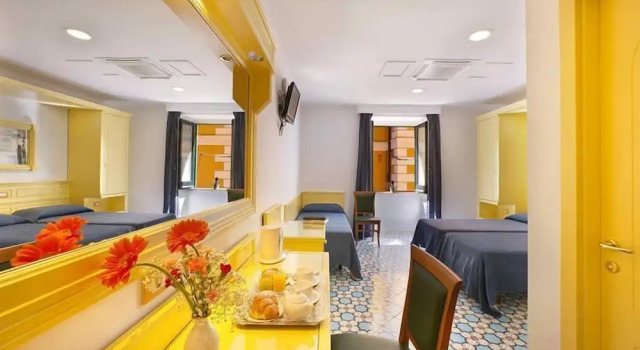 Трёхместный номер Classic с балконом Hotel Astoria Sorrento