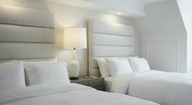 Номер Standard с видом на озеро Chateau Vaudreuil