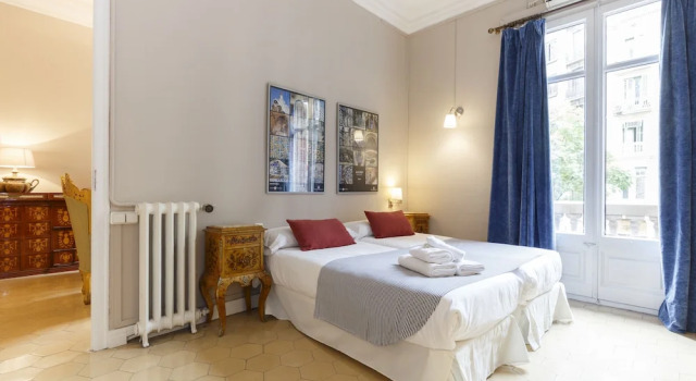 Кровать в общем номере AinB B&B Born-Via Laietana