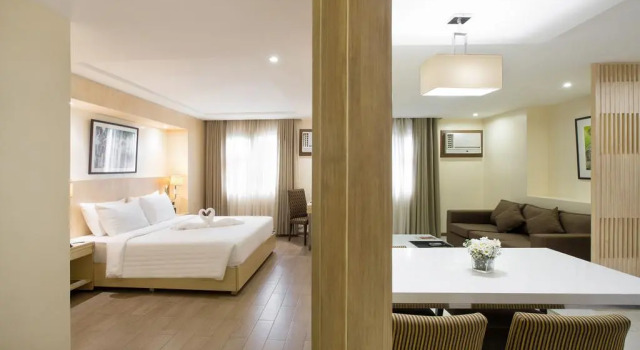 Люкс Royal c 1 комнатой Golden Prince Hotel & Suites