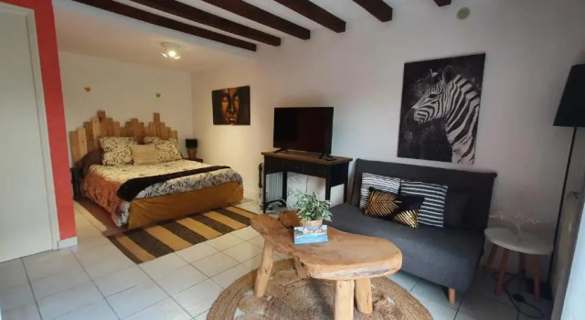 STUDIO PRIVATIF ET SA PISCINE AUX AGAPANTHES DE CROMEL - Le Mont Saint-Michel