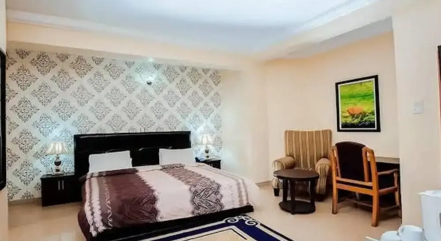 Universal Hotel Enugu