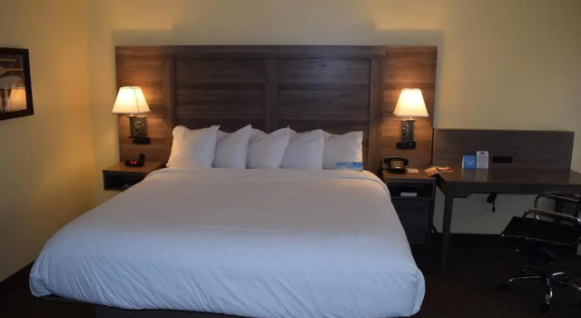 Двухместный номер Business Days Inn by Wyndham Cadillac