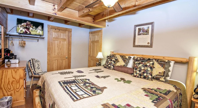 Er100 - Making Memories Great Location - Close To Town! 4 Bedroom Cabin by RedAwning