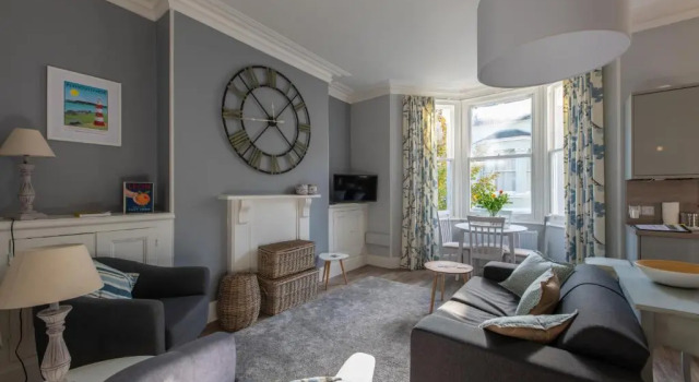 2 Bed- Darwin By Pureserviced, Забронировать Отель Плимут Девон, рядом с Cathedral Church of St Mary and St Boniface
