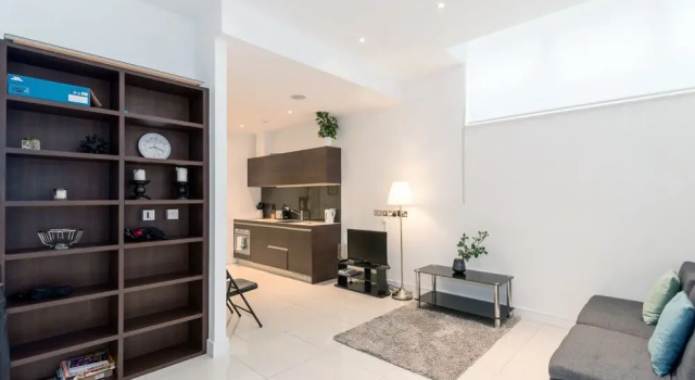 Modern 1BR Home in Kings Cross! 3 Guests, Забронировать Отель Отели Лондона 3 звезды, рядом с St Pancras Hospital, 3*