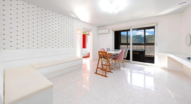 Номер Standard с 2 комнатами с балконом Gyeongju Jullietapoolvilla&kidspension