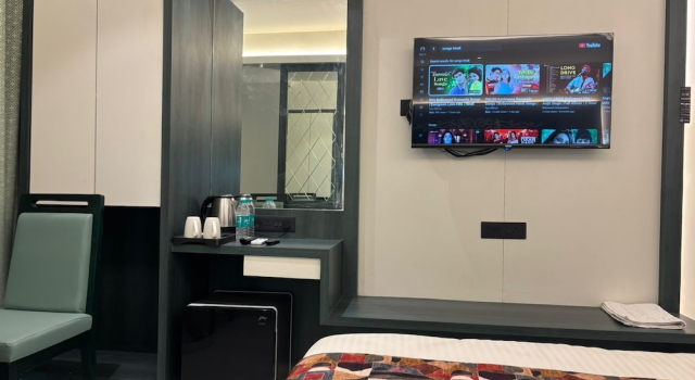 Люкс Comfort Hotel Imperial Suites - Airoli