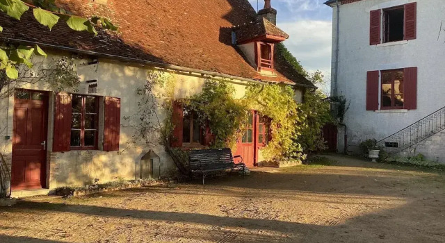 Charming Home by River Allier, Boek Vakantiehuis Le Veurdre Allier