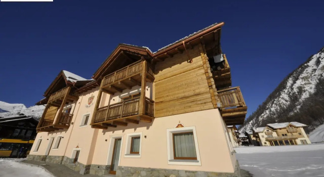 Al Bait da Valeriano by Livigno Accomodation, Book Hotel Livigno Lombardy