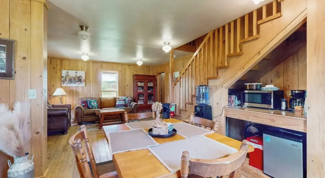 Коттедж 1 BR Bunk House on Long Hollow Ranch, Dog Friendly