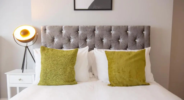 4 Bed - 2 Baths 1 Walk In Shower Lots Of Parking, Buchen Sie Hotel Ipswich Suffolk
