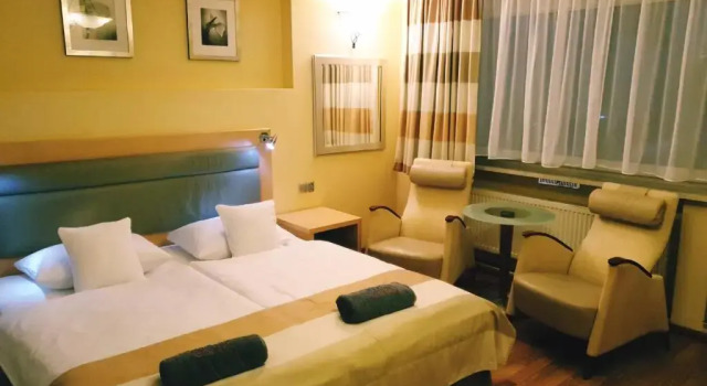 Biały Słoń DELUX, Varaa Hotelli Gdynia 