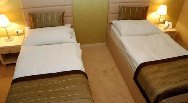 Hotel Predium, Rezervovat Hotel Hotely v Nitriansky kraj s parkováním, Parkování