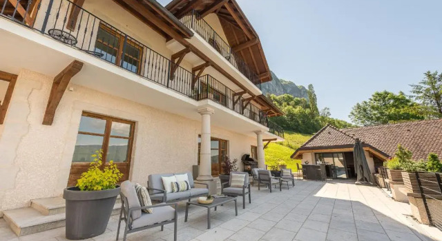 La Corniche Prestige, Luxury Villa with private Wellness and Spa by LocationlacAnnecy, LLA Selections, Забронировать Курортный отель Отели Озера Анси с бассейном, Бассейн