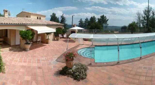 Villa Lazuel, piscine privée chauffée, vue panoramique et jardin clos, Забронировать Вилла Виллы Овернь-Рона-Альпы, Вилла