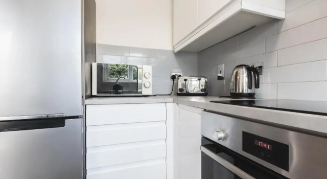 Апартаменты BEST PRICE - Fantastic 2bed 2bath City Centre Apartment! 1 Double bed, 3 Singles or Kingsize, Sofabed, Smart TVs, FREE PARKING