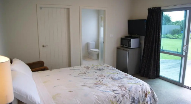 Waihi Beach Getaway-Studio, Ensuite & Private Deck, Buchen Sie Hotel  