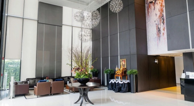 Near Rama 9 Intersection Apartment