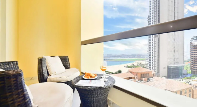 Студия LUX  The Murjan Sea View Suite