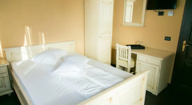 Номер Standard White House