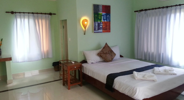 Le Coco De Mer Bungalows & Restaurant, Rezerwuj Hotel Hotele w Kep z parkingiem, Parking