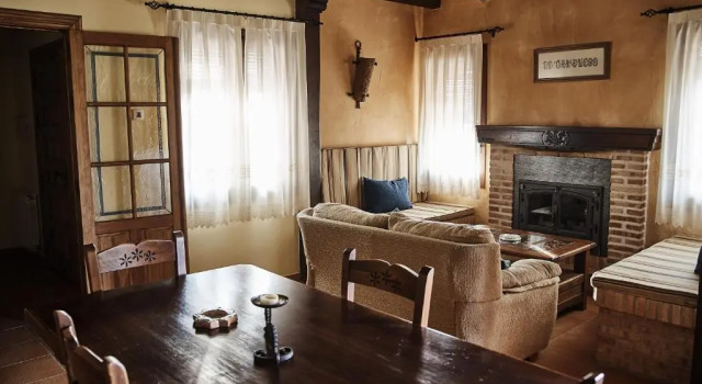 Casa Rural El Cantueso, Забронировать Отель Онтанар Cabañeros