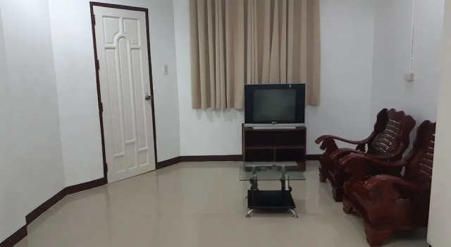 OYO 590 Sharana Pensionne, Prenota Affittacamere Hotel a Mindanao con parcheggio, Parcheggio