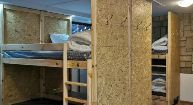 Кровать в общем номере (мужской номер) For rest Hostel