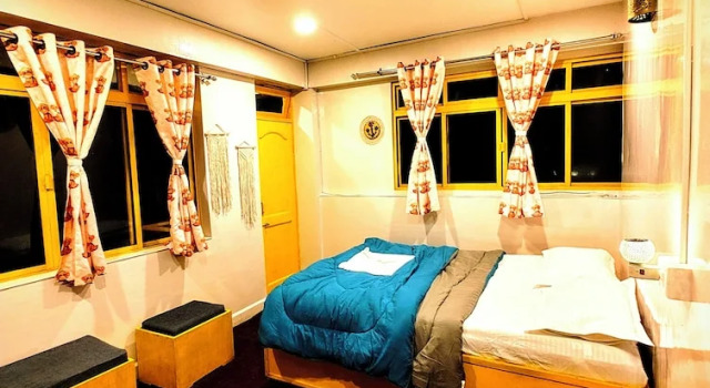 Двухместный номер Deluxe с балконом и с видом на окрестности Hidden Monkey Stays Darjeeling, Batasia