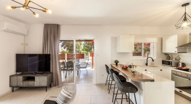 Коттедж Larnaca Seaside Villa Marina 44