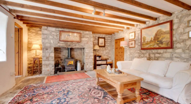 CWMLLYNFELL, Rezervați Hotel Llandybie Glamorgan