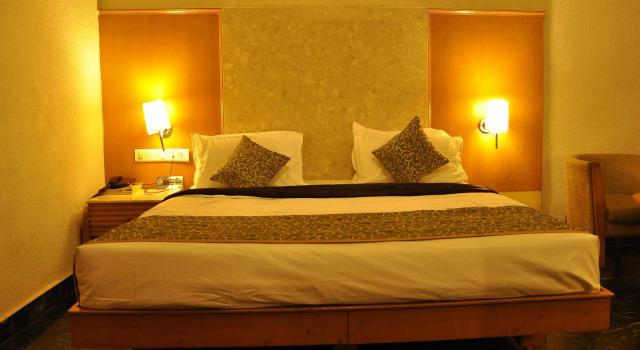 Holiday Inn Express And Suites Vijayawada by IHG, Rezerwuj Hotel Hotele w Andhra Pradesh z parkingiem, Parking