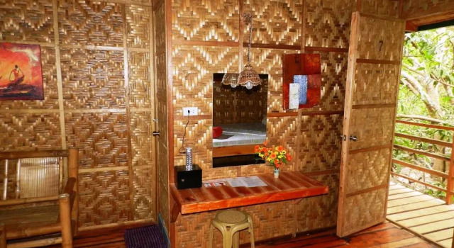 Кровать в общем номере (женский номер) Panglao Chocolate Hills Resort