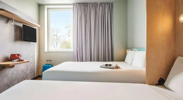 Трёхместный номер Standard ibis budget Nancy Laxou