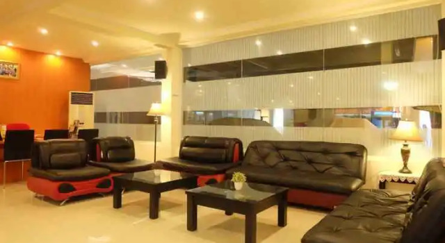 Sarison Hotel & Convention, Rezervovat Hotel Hotely v Sulawesi s parkováním, Parkování