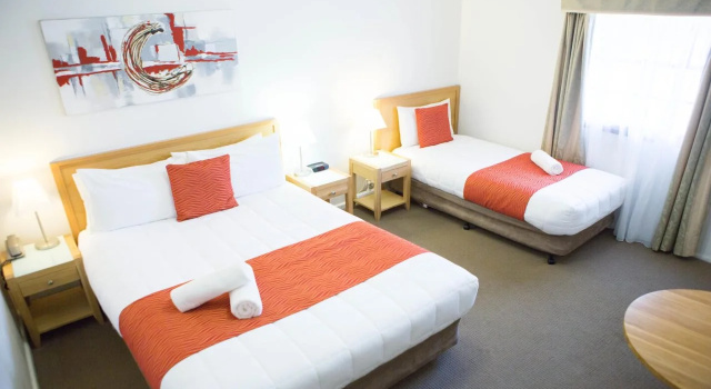 Colonial Lodge Motor Inn, Забронировать Мини-отель Ясс 