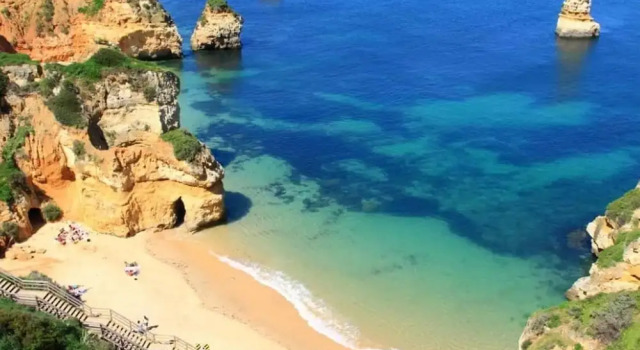 Lovely Well Located 3-bed Apartment in Algarve, Rezervovat Apartmán Hotely v Luz s parkováním, Parkování